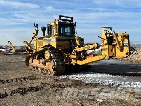 CAT D8R Buldozer sobre oruga