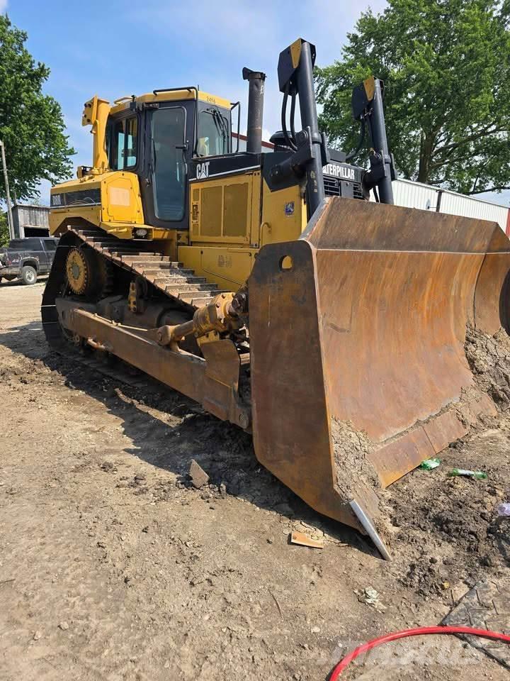 CAT D8R Buldozer sobre oruga