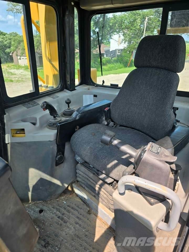 CAT D8R Buldozer sobre oruga