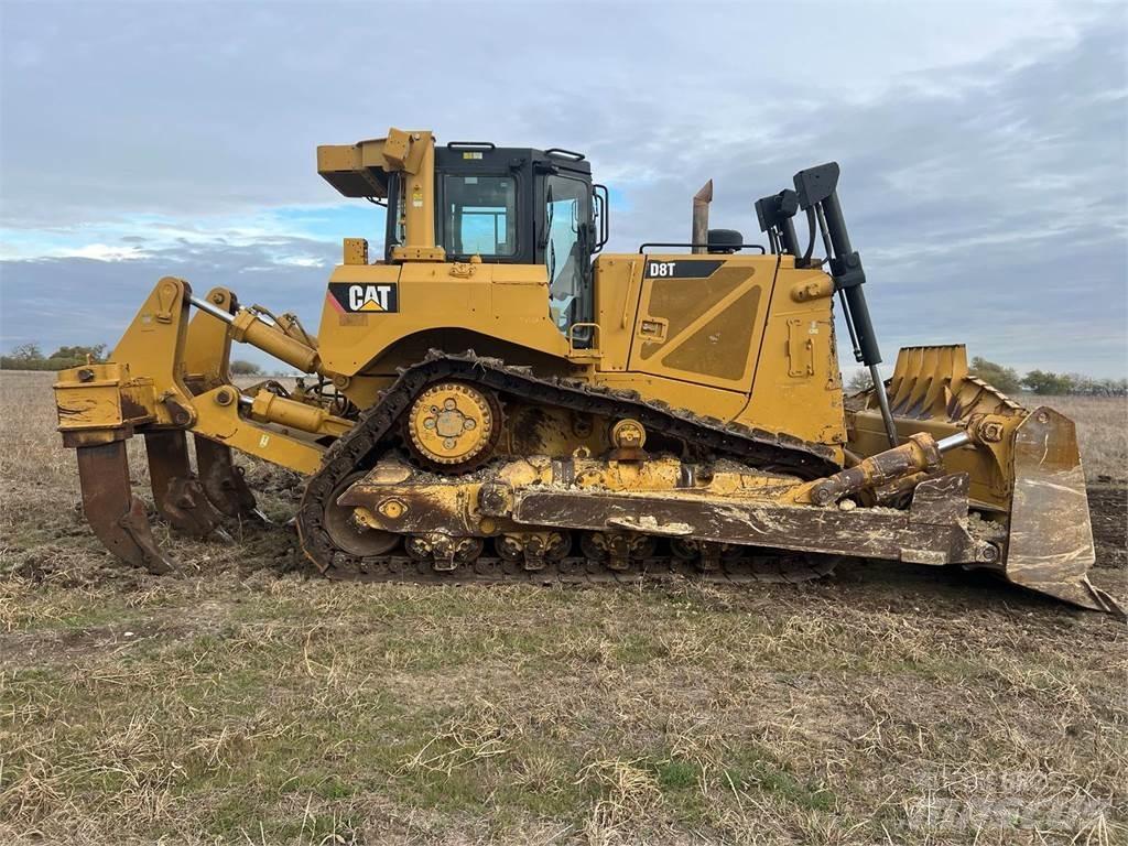 CAT D8T Buldozer sobre oruga