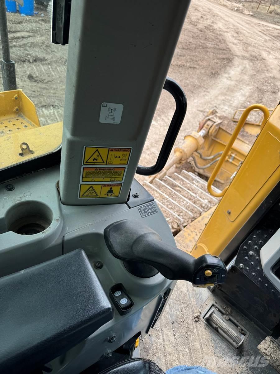 CAT D8T Buldozer sobre oruga