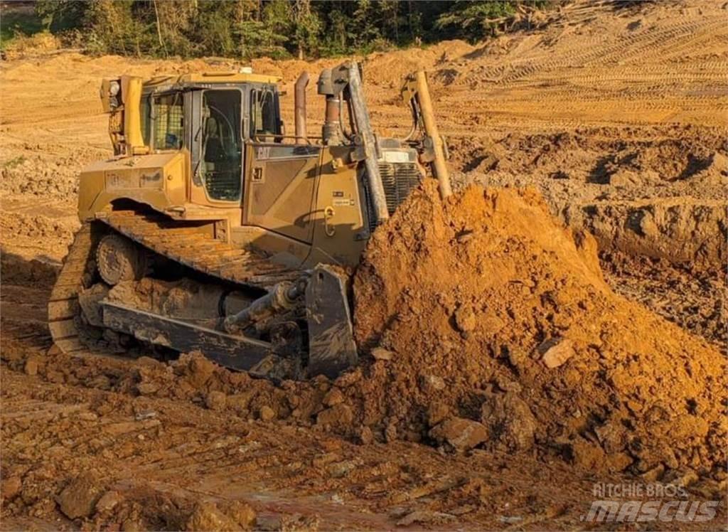 CAT D8T Buldozer sobre oruga