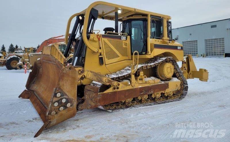 CAT D8T Buldozer sobre oruga