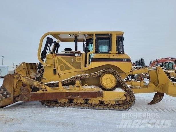 CAT D8T Buldozer sobre oruga