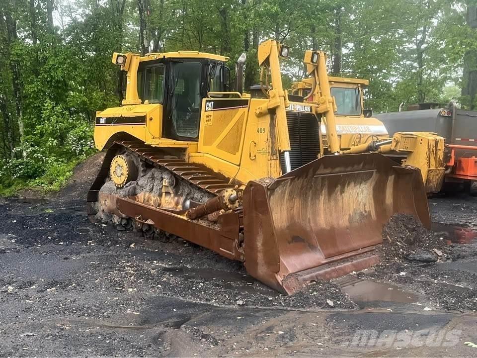 CAT D8T Buldozer sobre oruga
