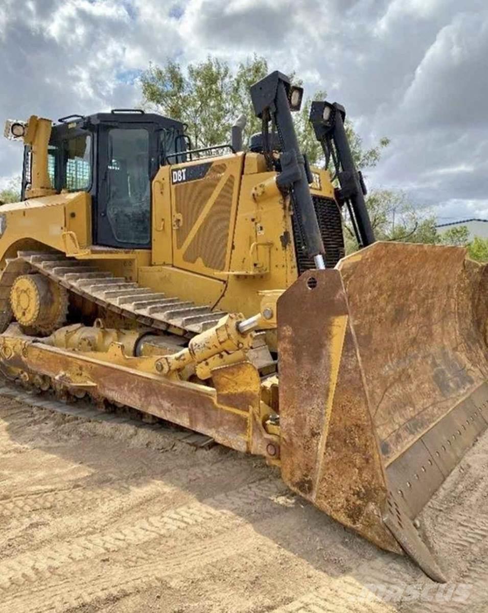 CAT D8T Buldozer sobre oruga