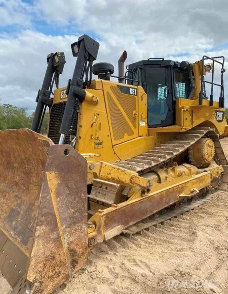 CAT D8T Buldozer sobre oruga