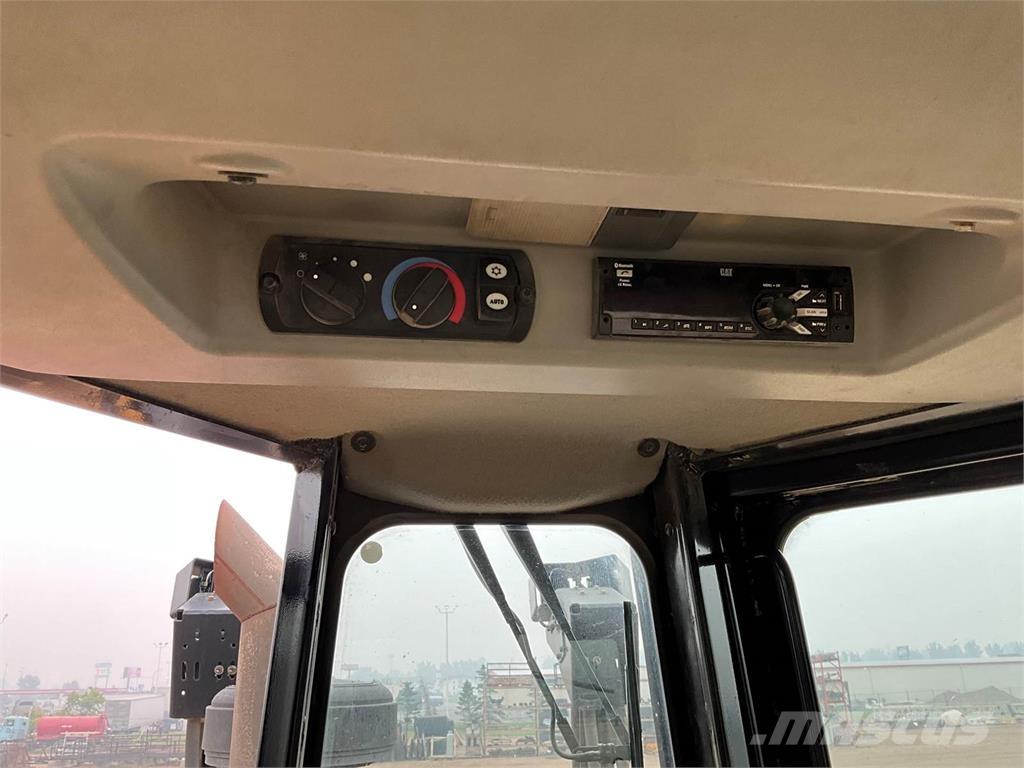 CAT D8T Buldozer sobre oruga