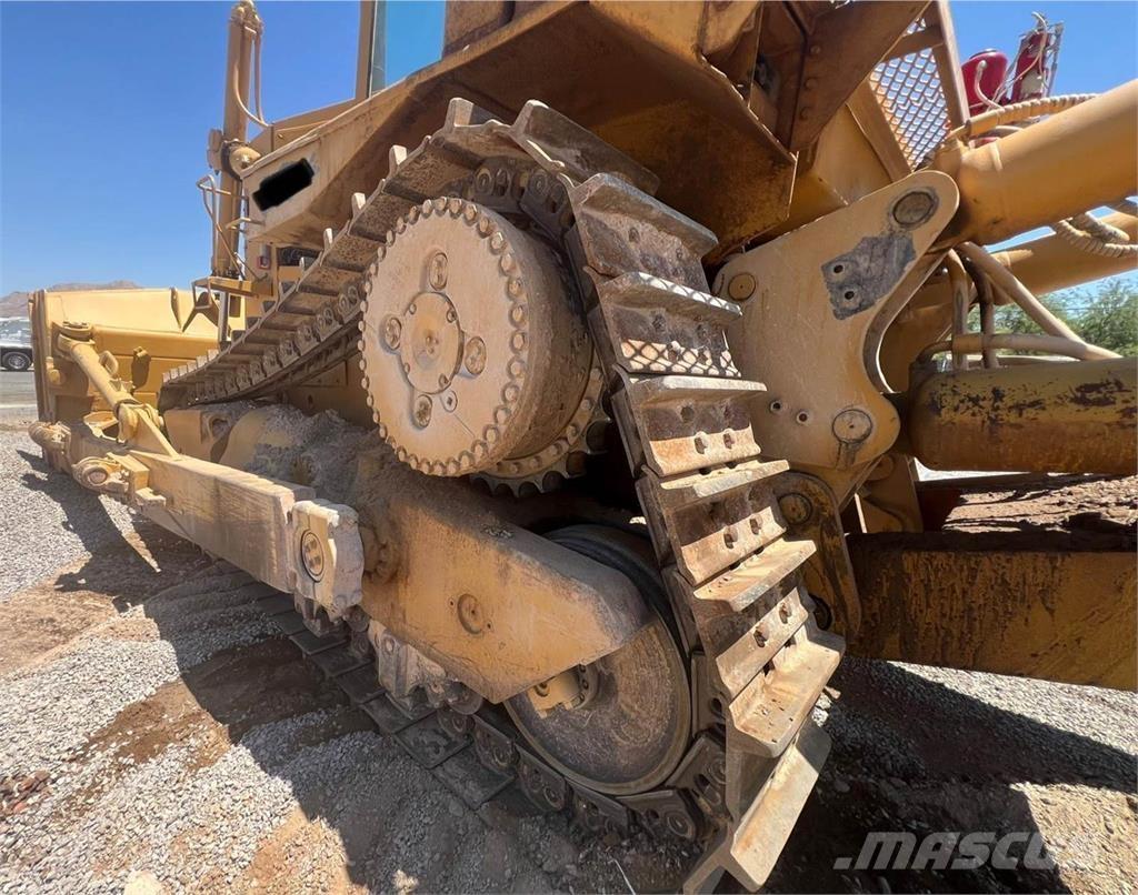 CAT D9L Buldozer sobre oruga