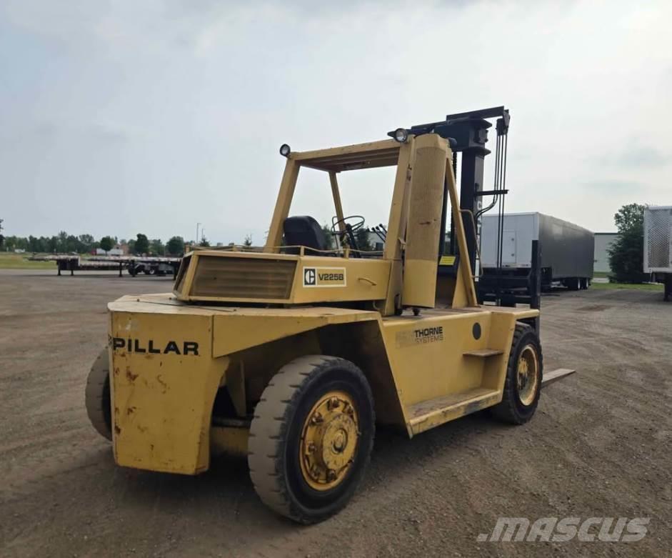 CAT V225B Montacargas - otros