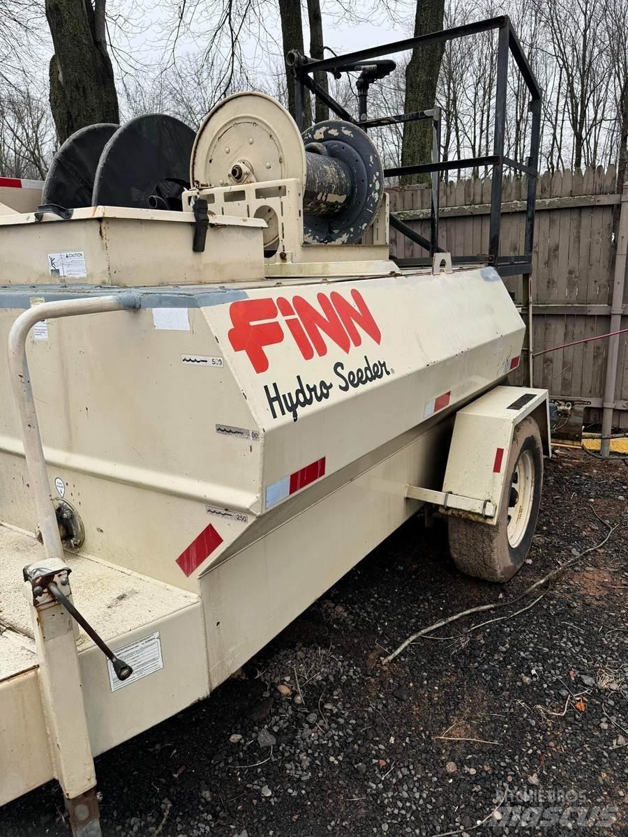 Finn T60T Tolvas receptoras, sopladoras y elevadoras