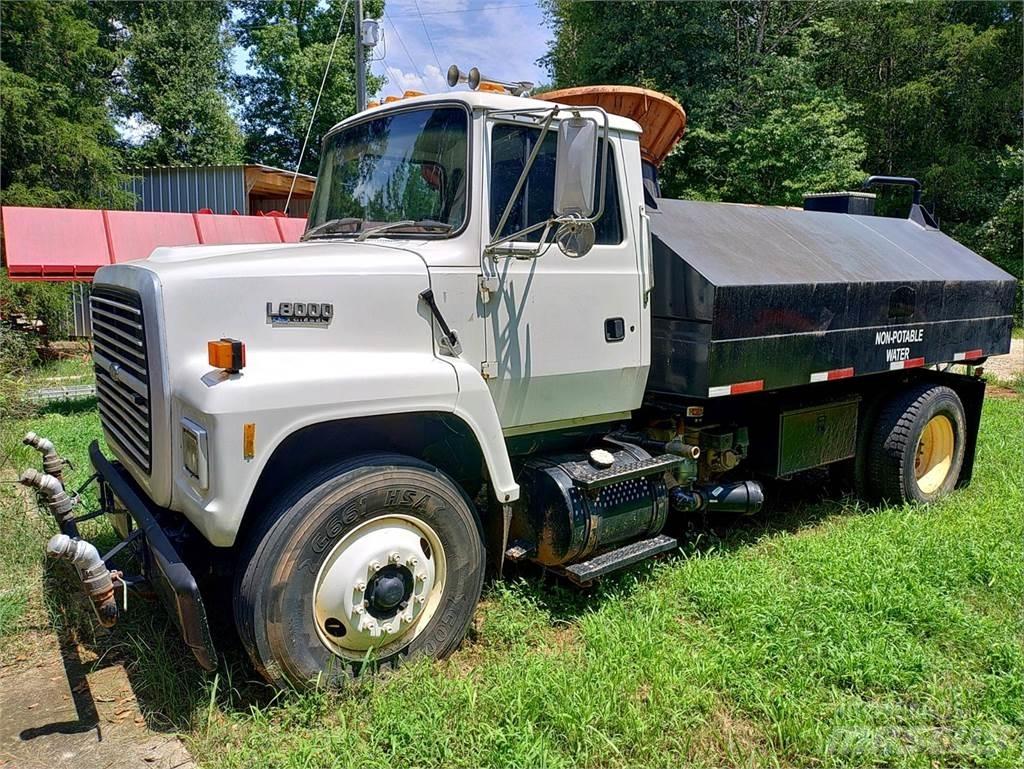 Ford 8000 Camiones cisternas