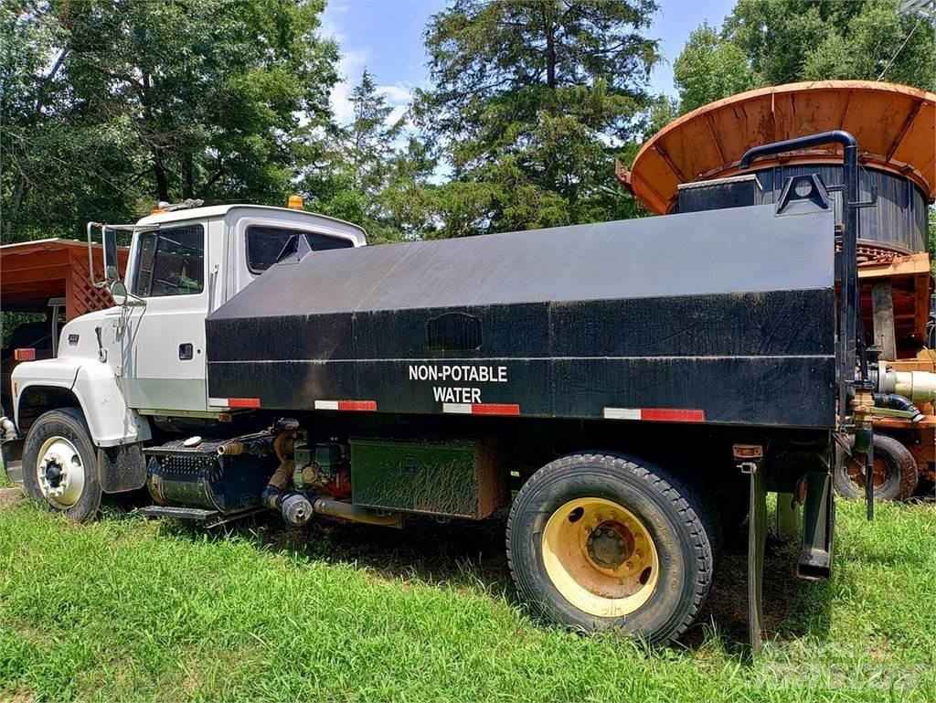 Ford 8000 Camiones cisternas