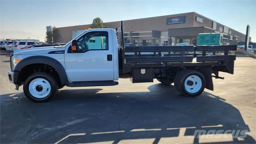 Ford F-550 Camiones para transporte de animales