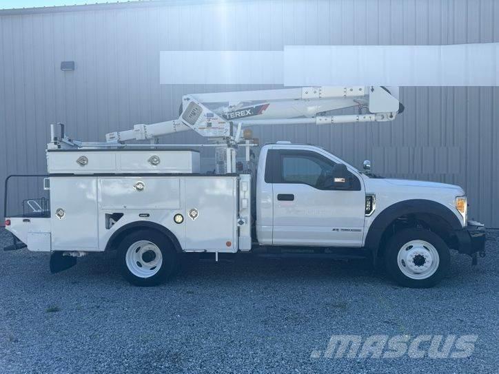 Ford F-550 Plataformas sobre camión