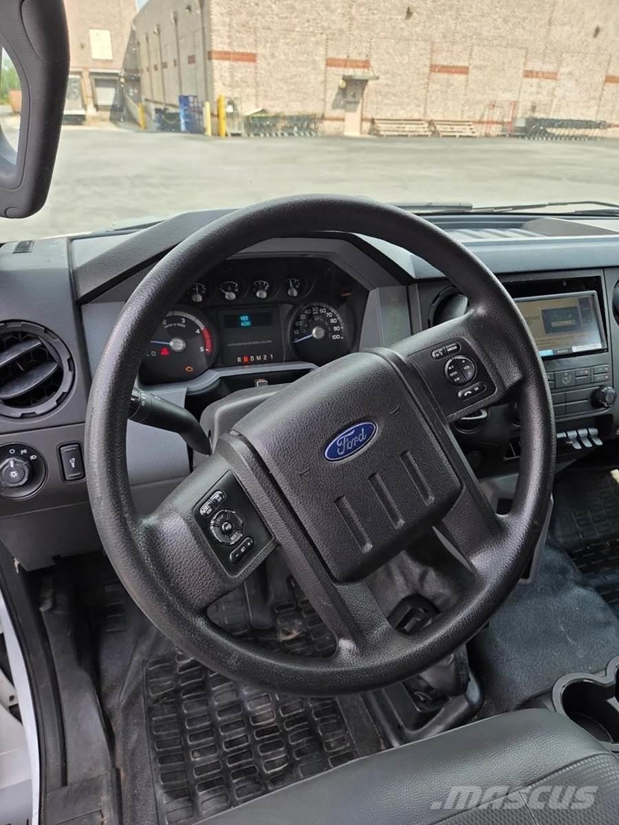 Ford F-650 Camiones con caja de remolque