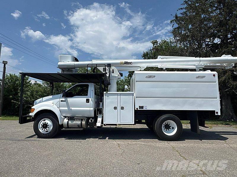 Ford F-750 Plataformas sobre camión