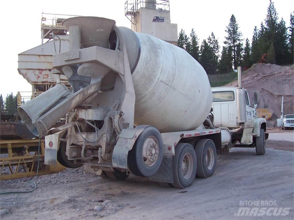 Ford LT9000 Camiones de concreto