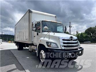 Hino 268A Camiones con caja de remolque