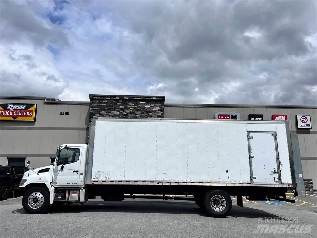 Hino 268A Camiones con caja de remolque