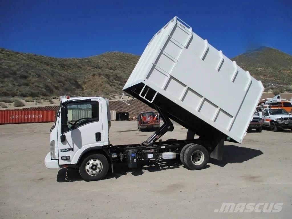 Isuzu NPR Camiones de volteo para virutas de madera