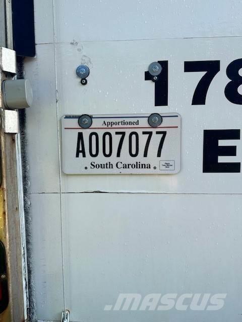 Isuzu NRR Camiones con caja de remolque