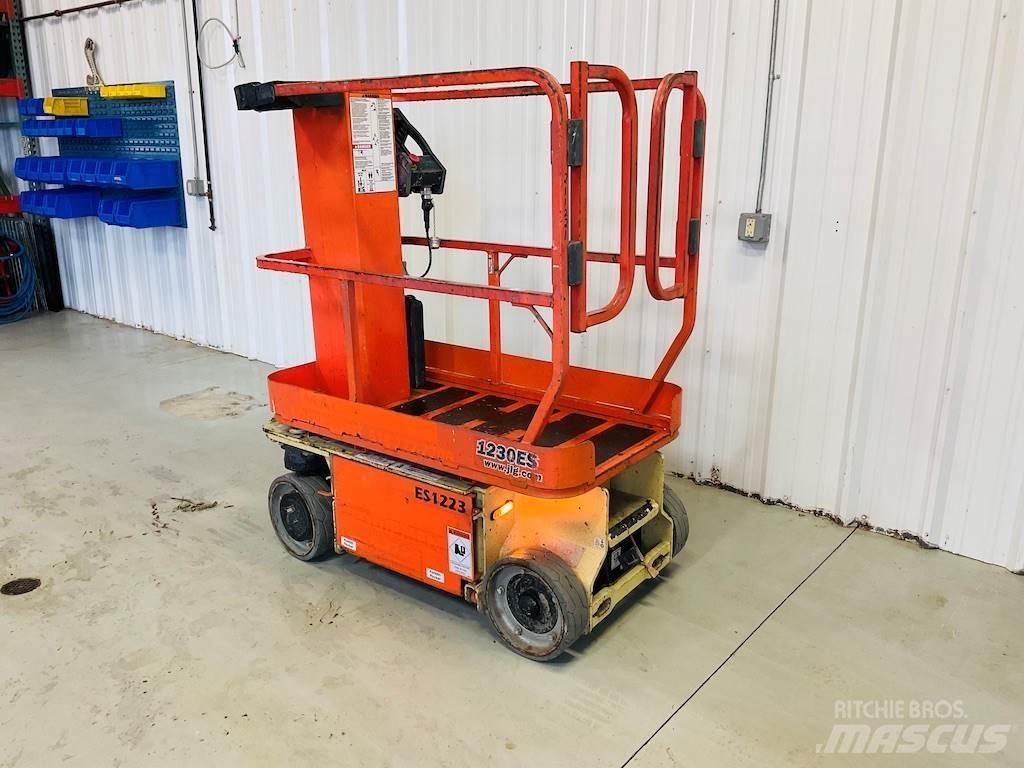 JLG 1230ES Plataformas con jaula de elevación