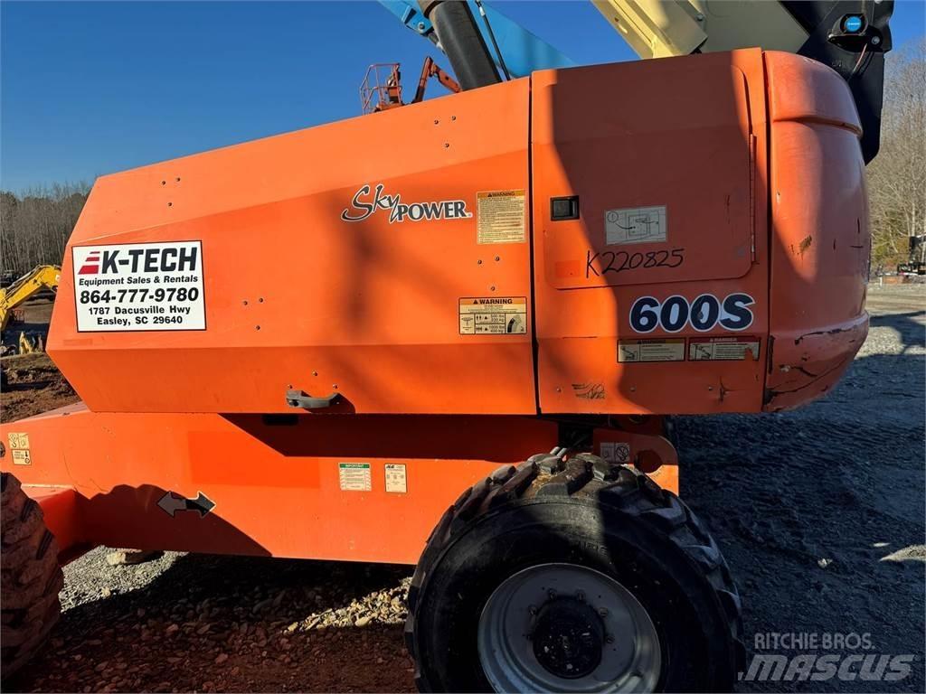 JLG 600S Plataformas con brazo de elevación telescópico