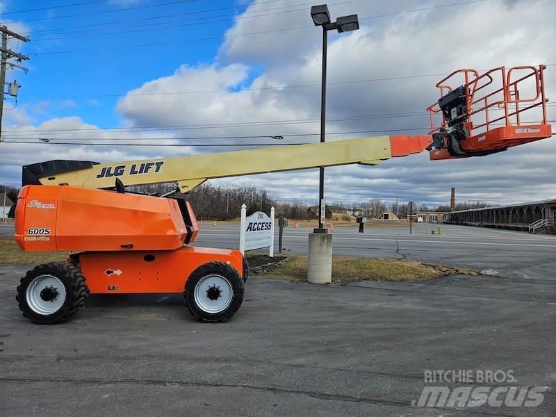 JLG 600S Plataformas con brazo de elevación telescópico