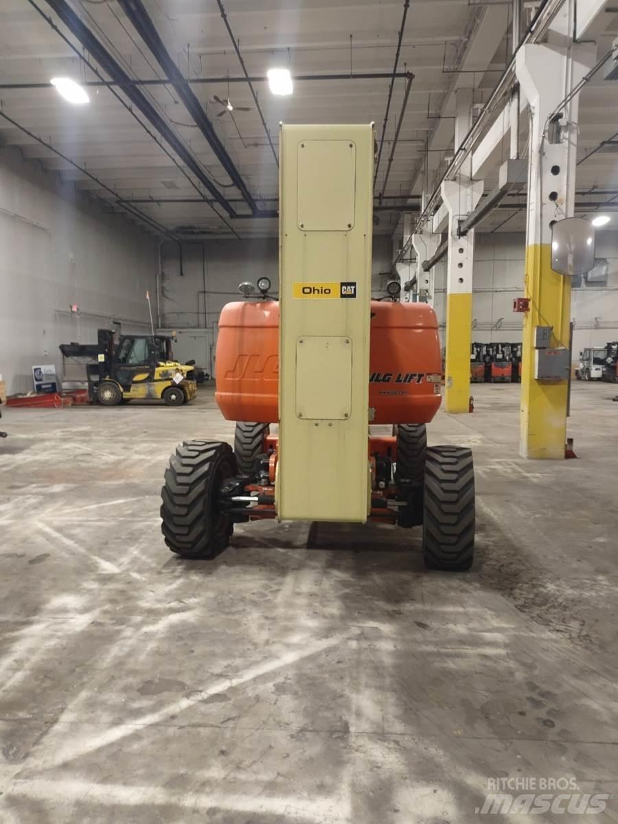 JLG 800AJ Plataformas con brazo de elevación telescópico