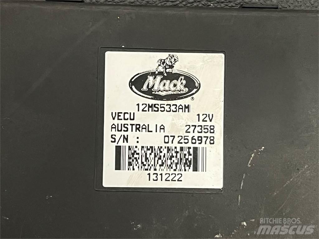 Mack  Componentes electrónicos