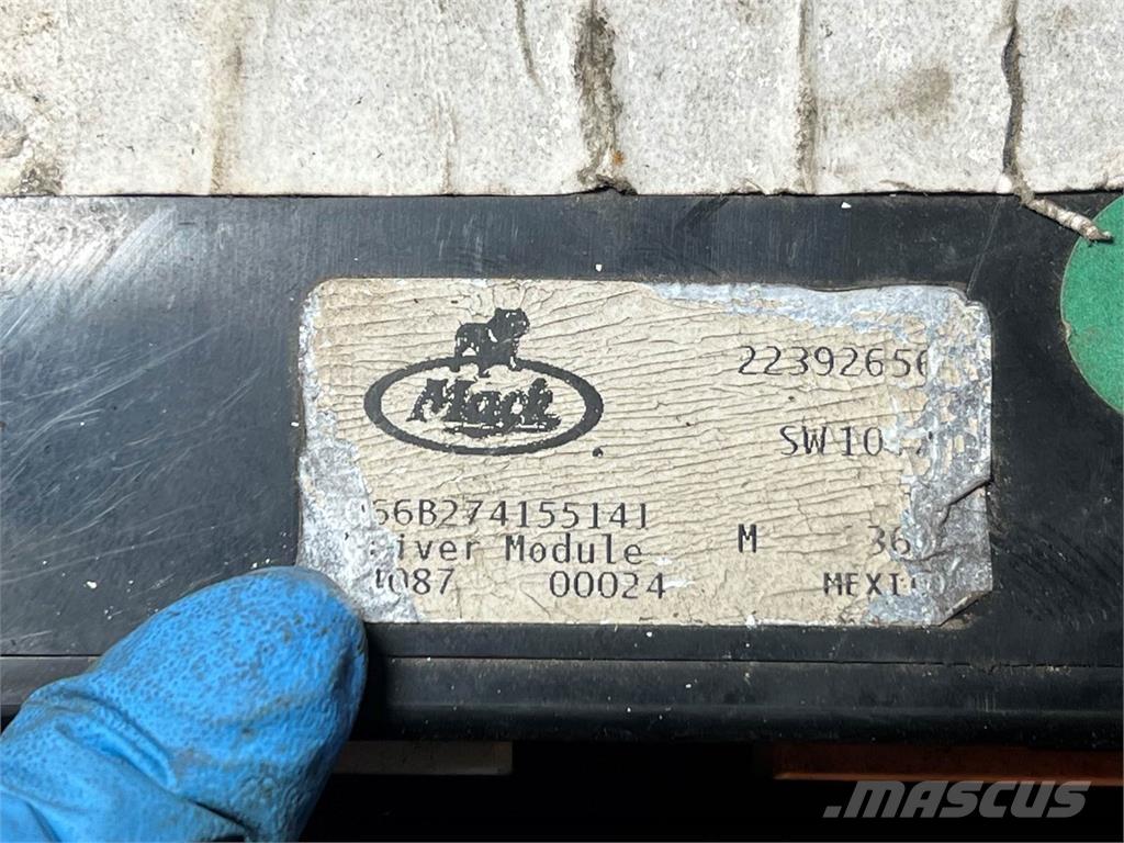 Mack  Componentes electrónicos