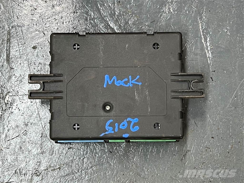 Mack  Componentes electrónicos