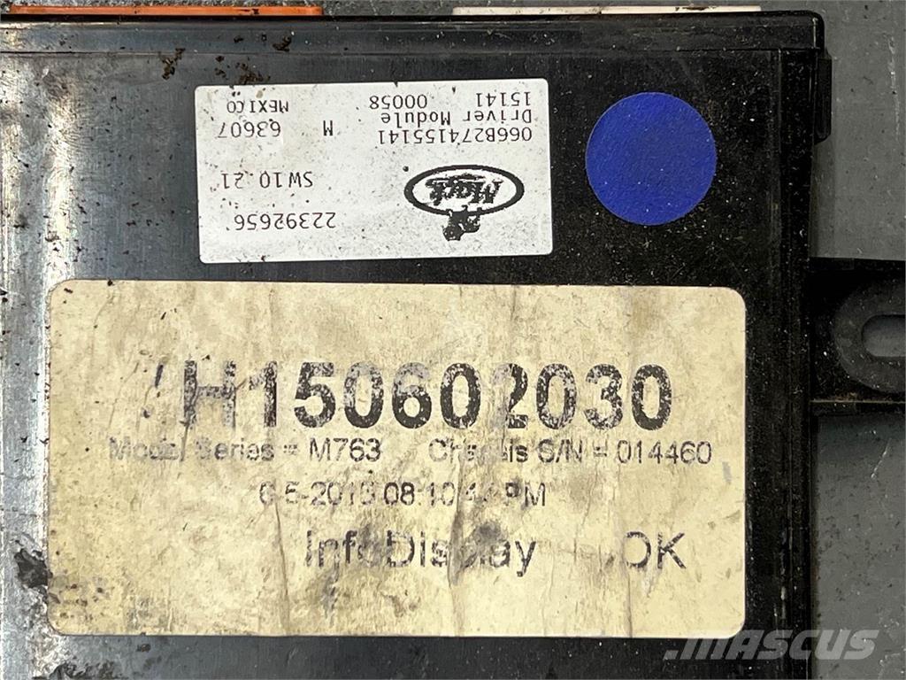 Mack  Componentes electrónicos