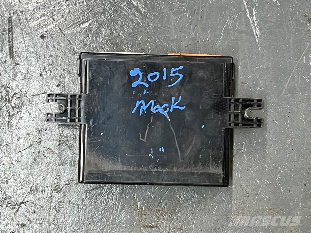 Mack  Componentes electrónicos