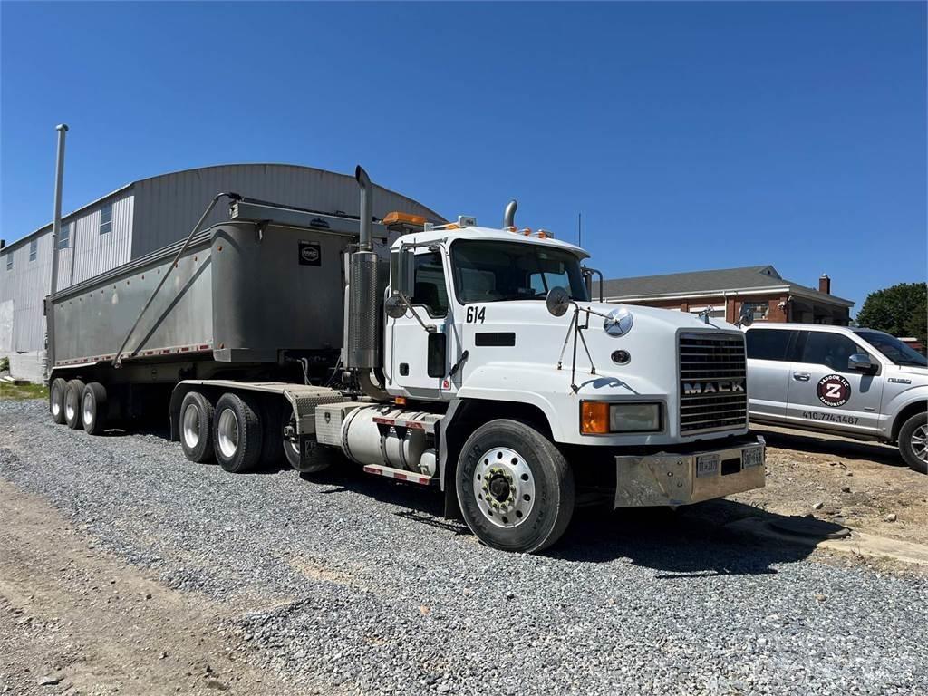 Mack CL733 Otros camiones