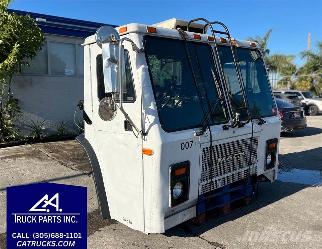 Mack LE613 Otros componentes