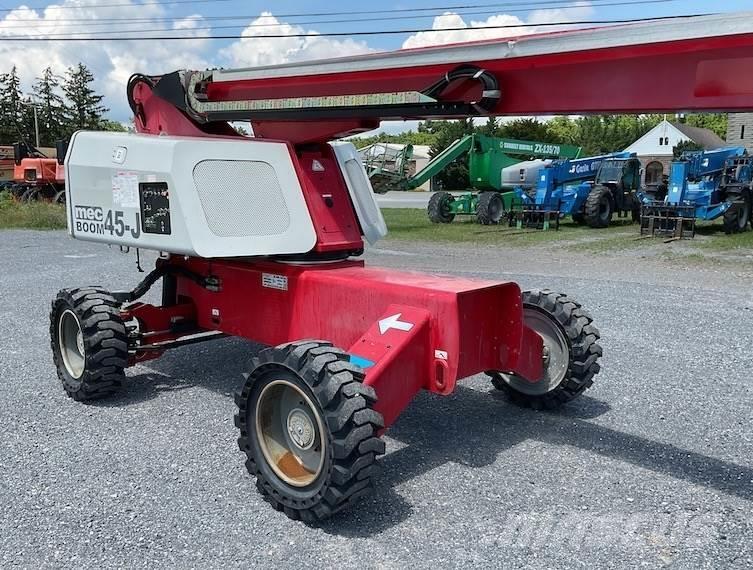 MEC 45-JD Plataformas con brazo de elevación telescópico