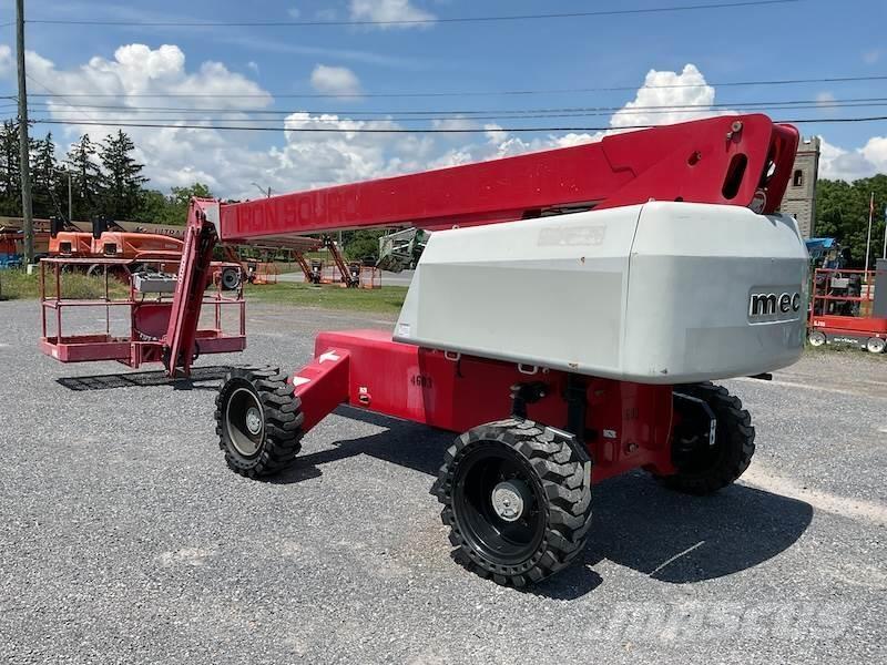 MEC 45J Plataformas con brazo de elevación telescópico