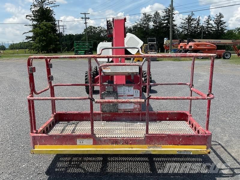 MEC 45J Plataformas con brazo de elevación telescópico