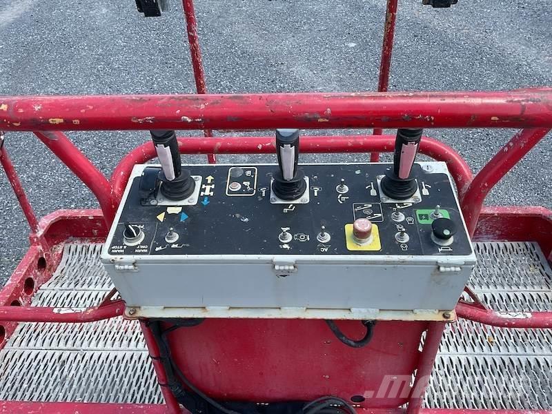 MEC 45J Plataformas con brazo de elevación telescópico