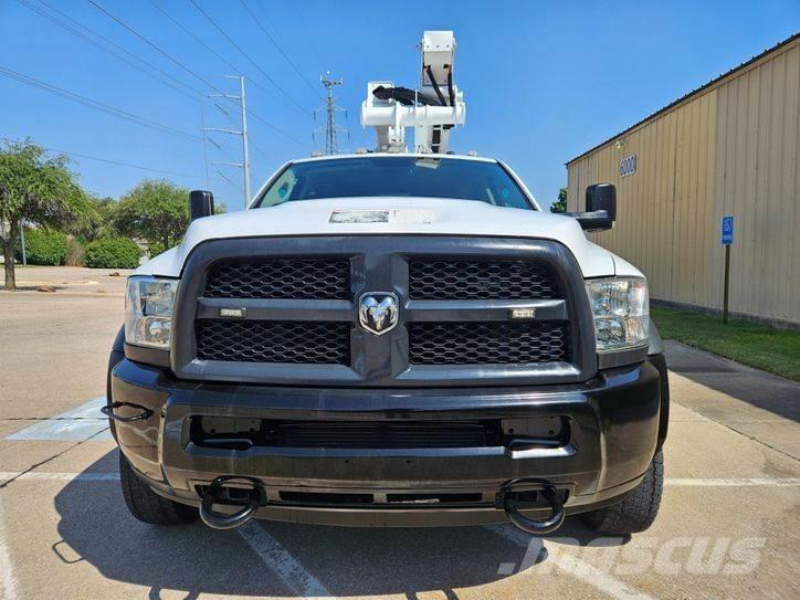 RAM 5500 Plataformas sobre camión