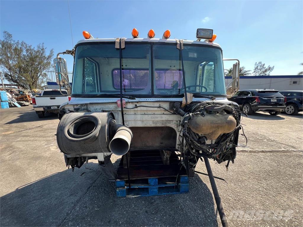 Volvo VNL Otros componentes