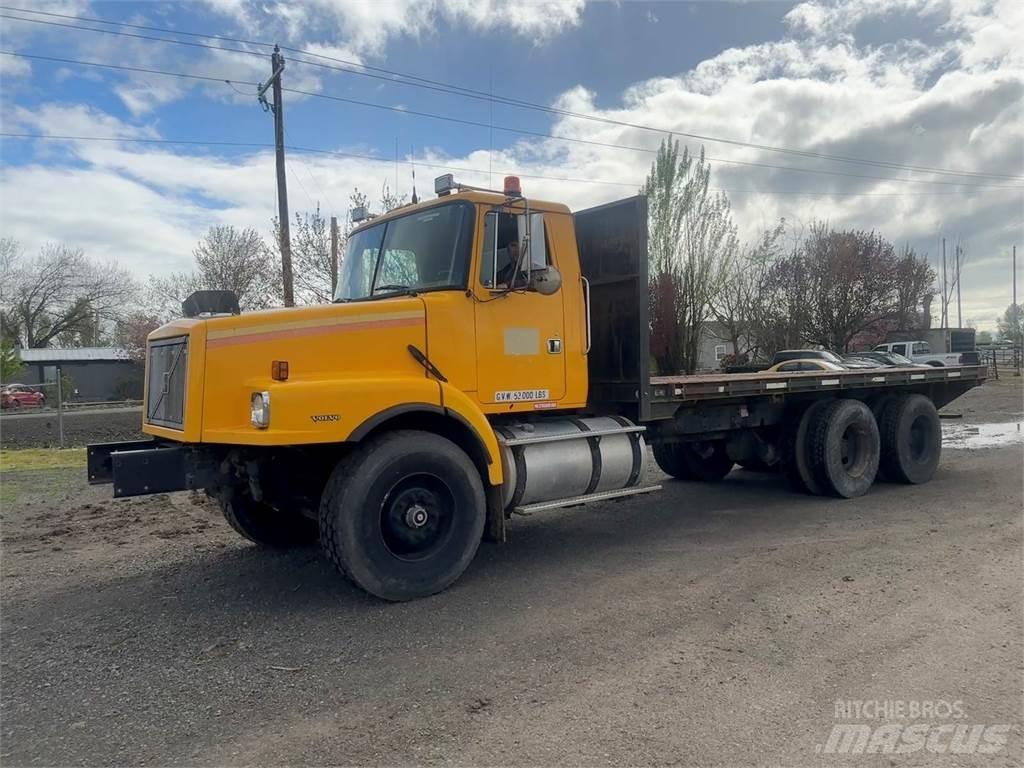 Volvo WG64 Bañeras basculantes usadas