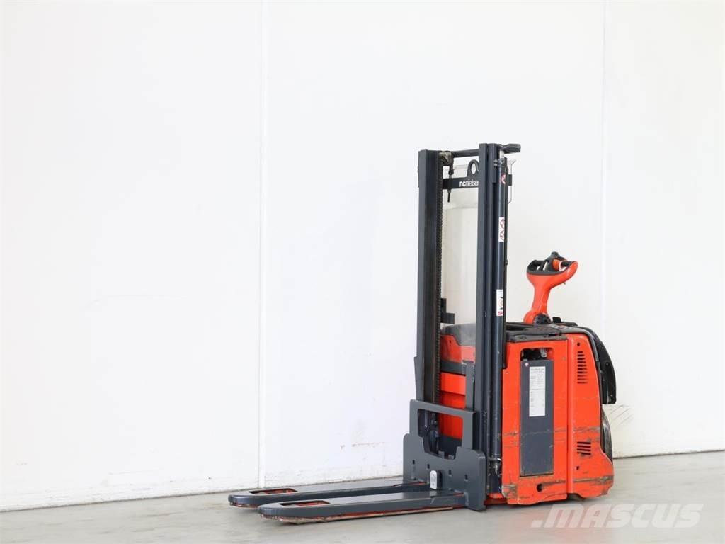 Linde D12AP/133 Montacargas manual