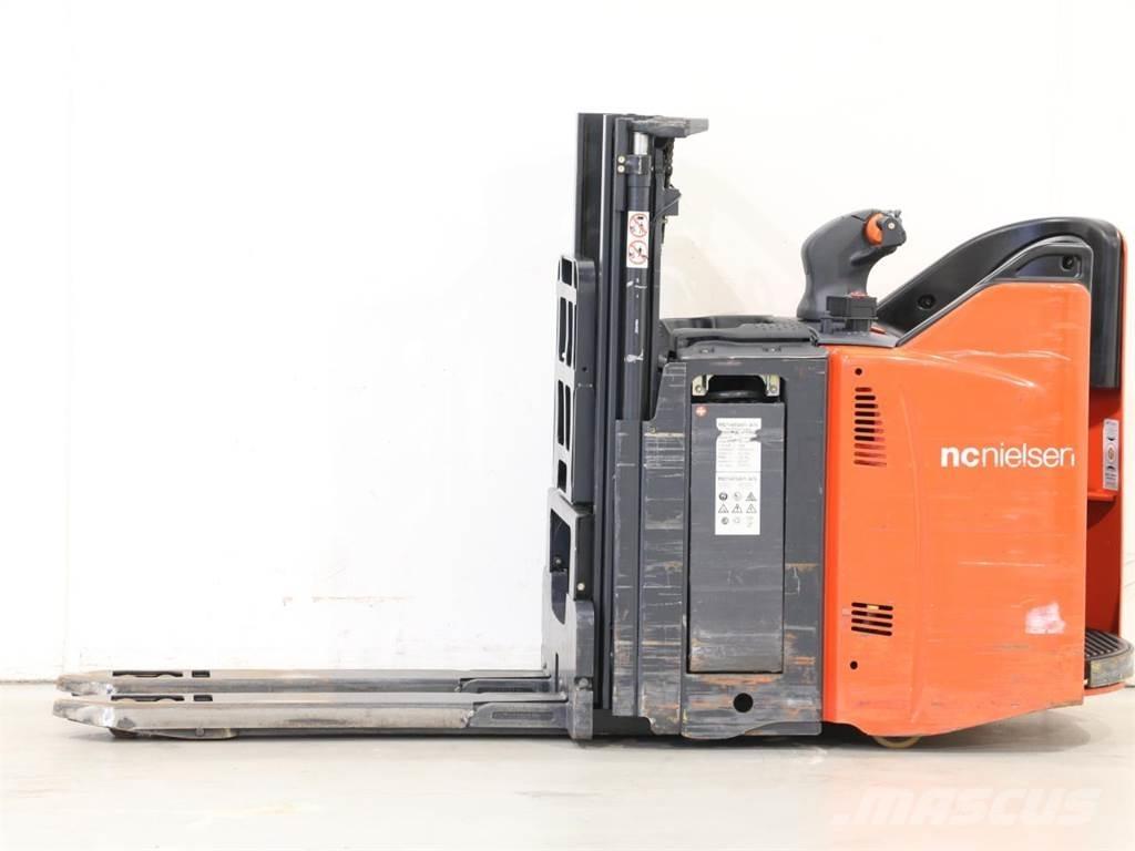 Linde D12SP/133-00 Montacargas manual