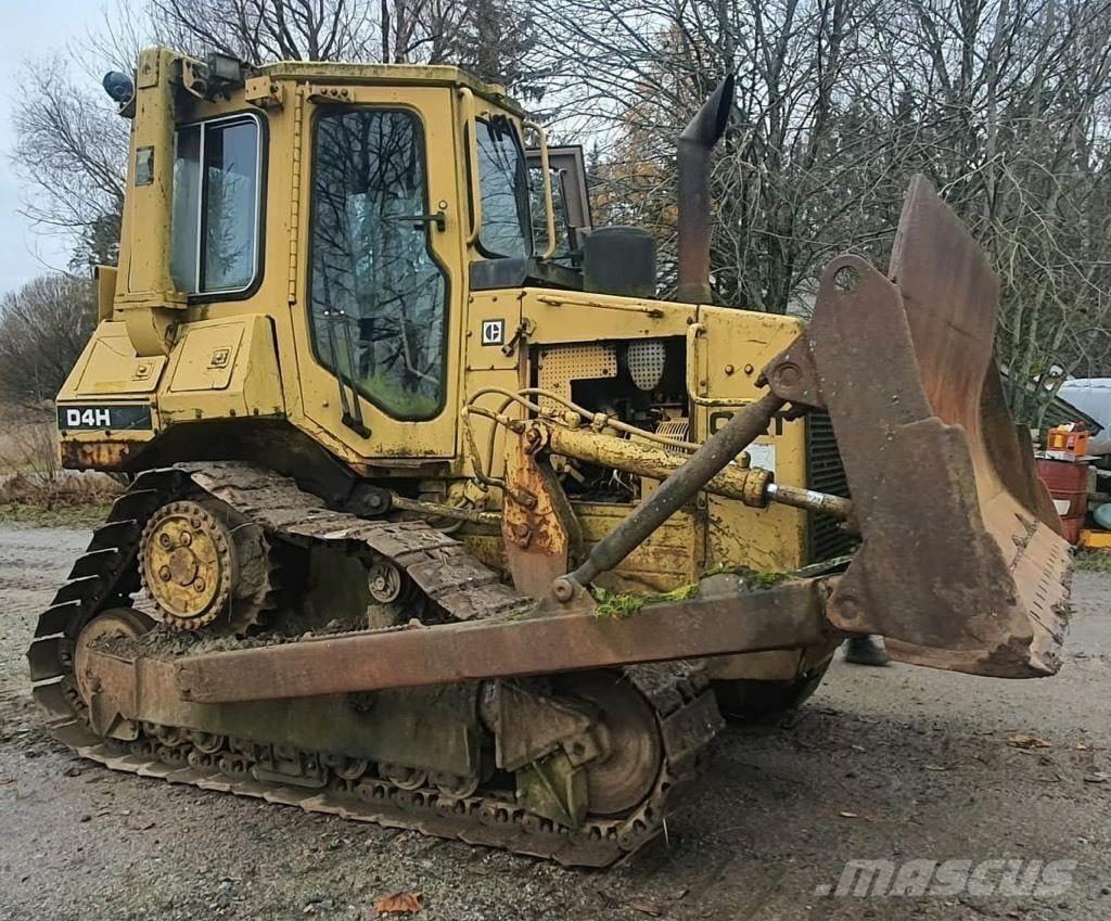 CAT D 4 H Buldozer sobre oruga