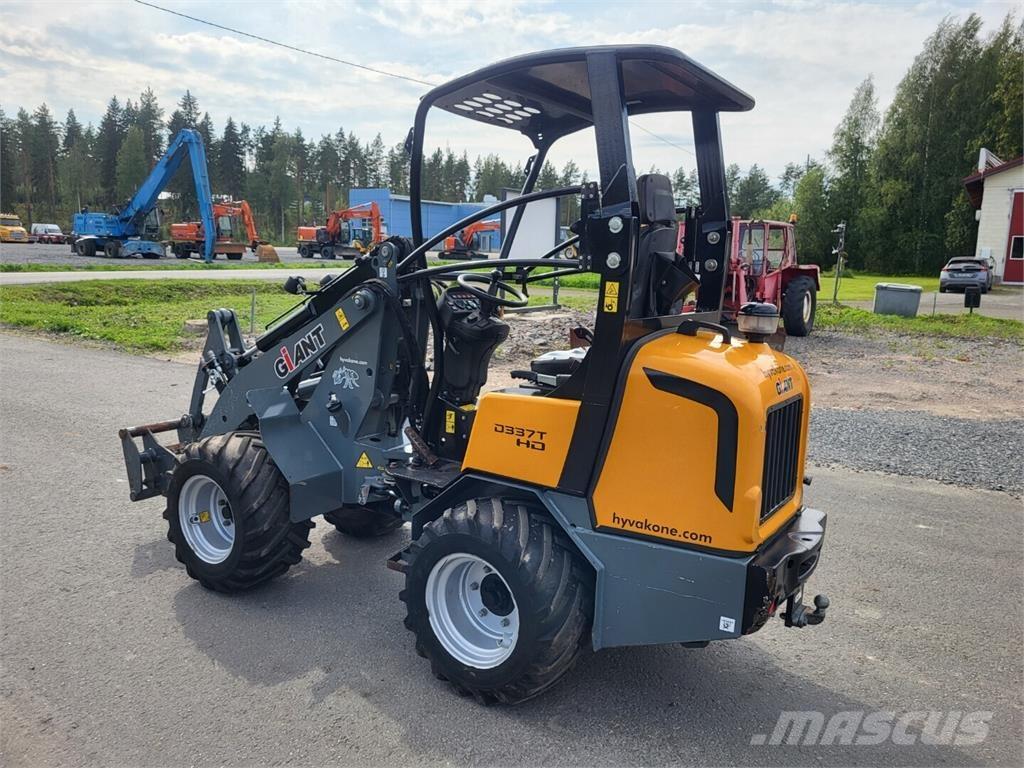 GiANT D337T Otra maquinaria agrícola