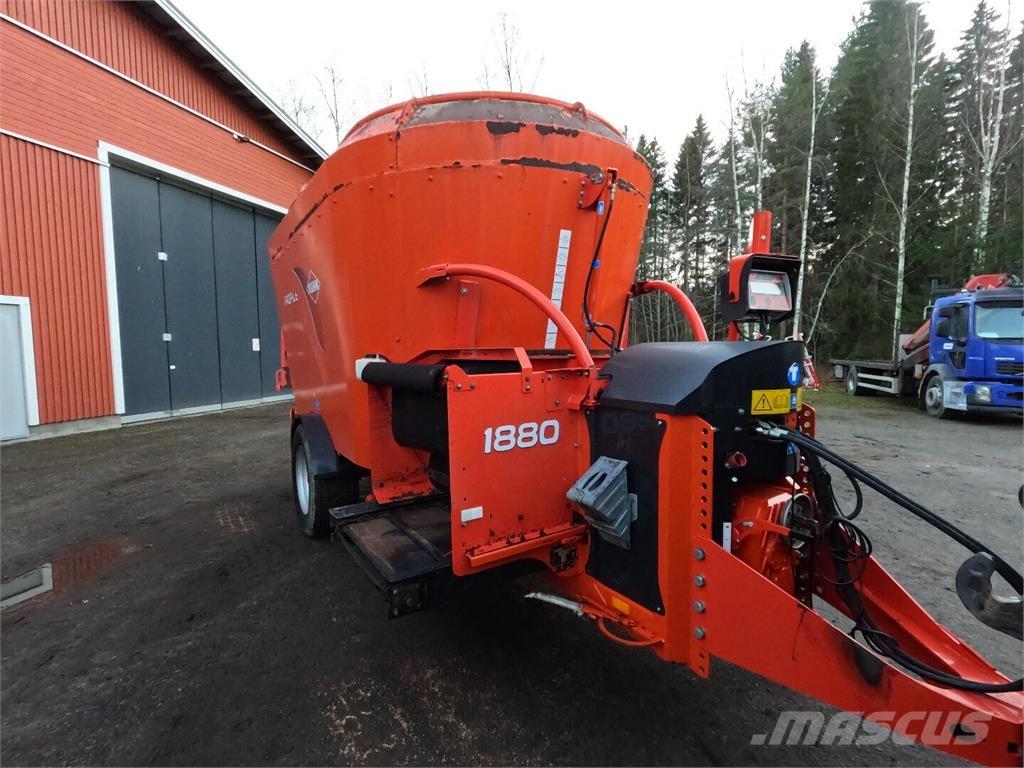 Kuhn Profile 1880 Otros equipos y accesorios para ganadería