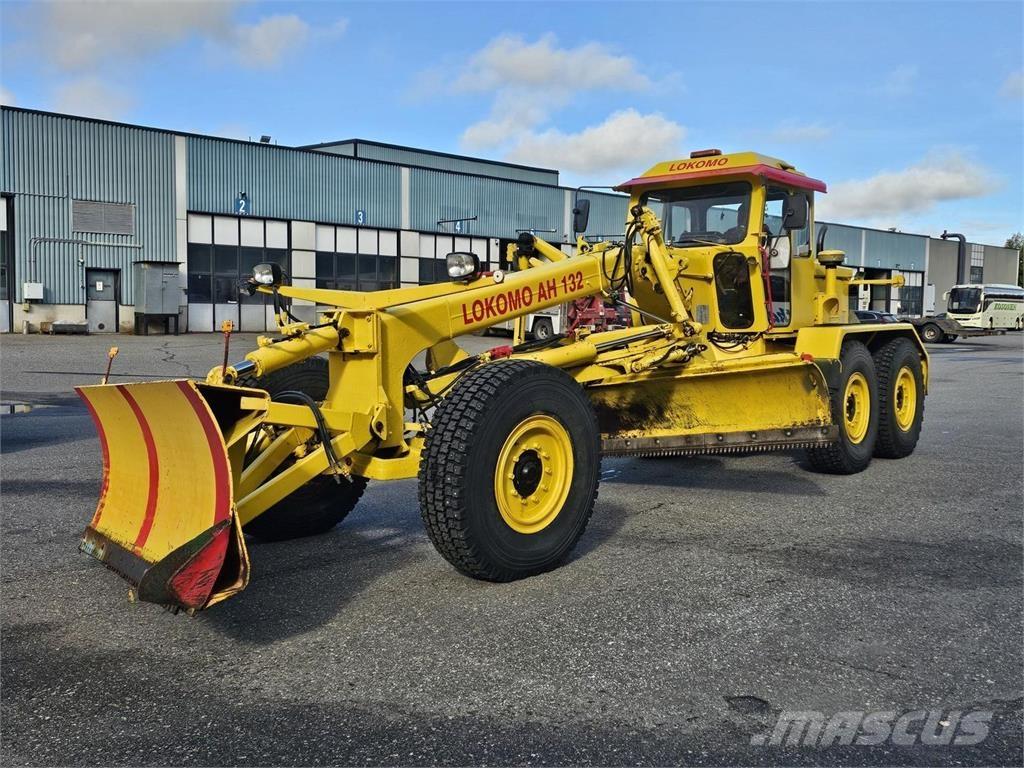 Lokomo AH 132 C Niveladoras